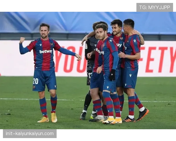 莱万特主帅卡斯特罗获西甲3月最佳教练提名，谈保级心路历程